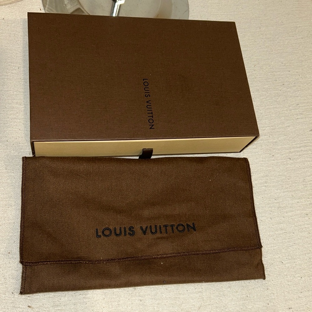 New Louis vuitton Box and dust bag long lv wallet